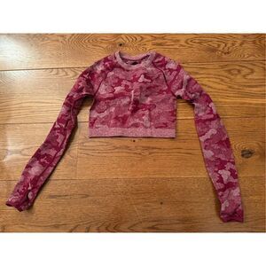 Seamless Pink Camo Cutout Back Cropped Long Sleeve – Size Small